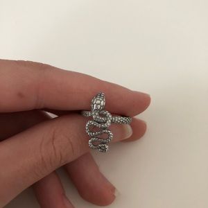 BRANDY MELVILLE SNAKE RING NEW